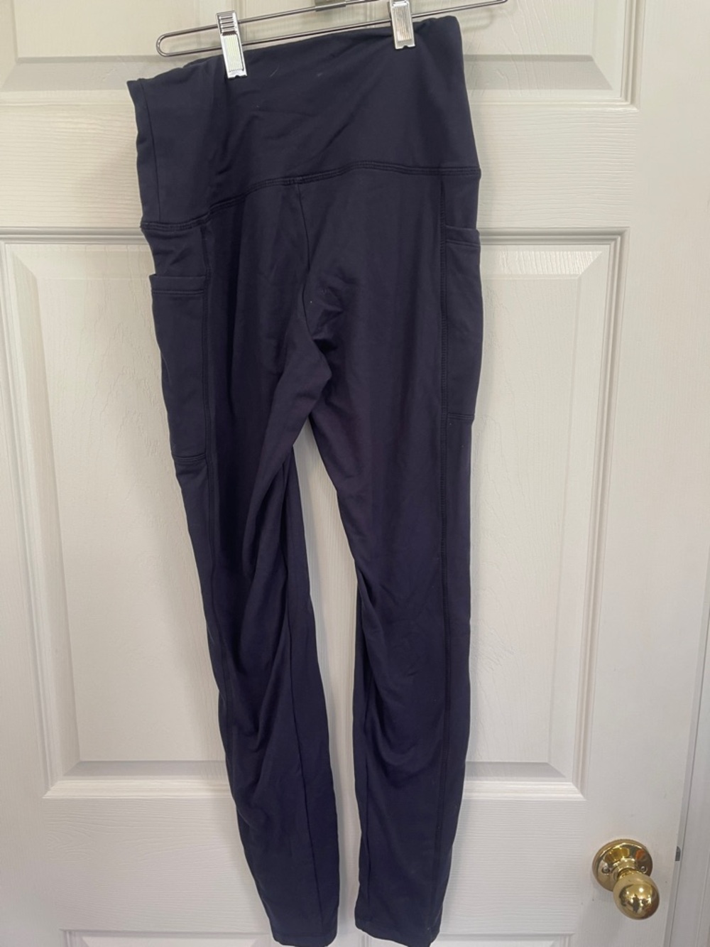 High-Waist Side-Pocket Active Leggings - Black. Size s-m